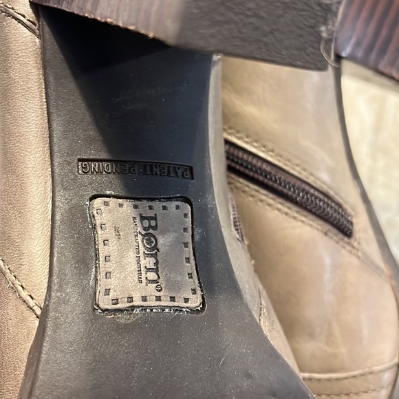 Comfortable Born Boots - Picture 7 of 7